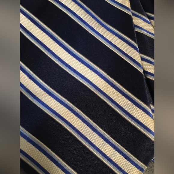 Nautica - 100% Silk Navy Blue And Off White Stripe Patterned Tie - Picture 3 of 7
